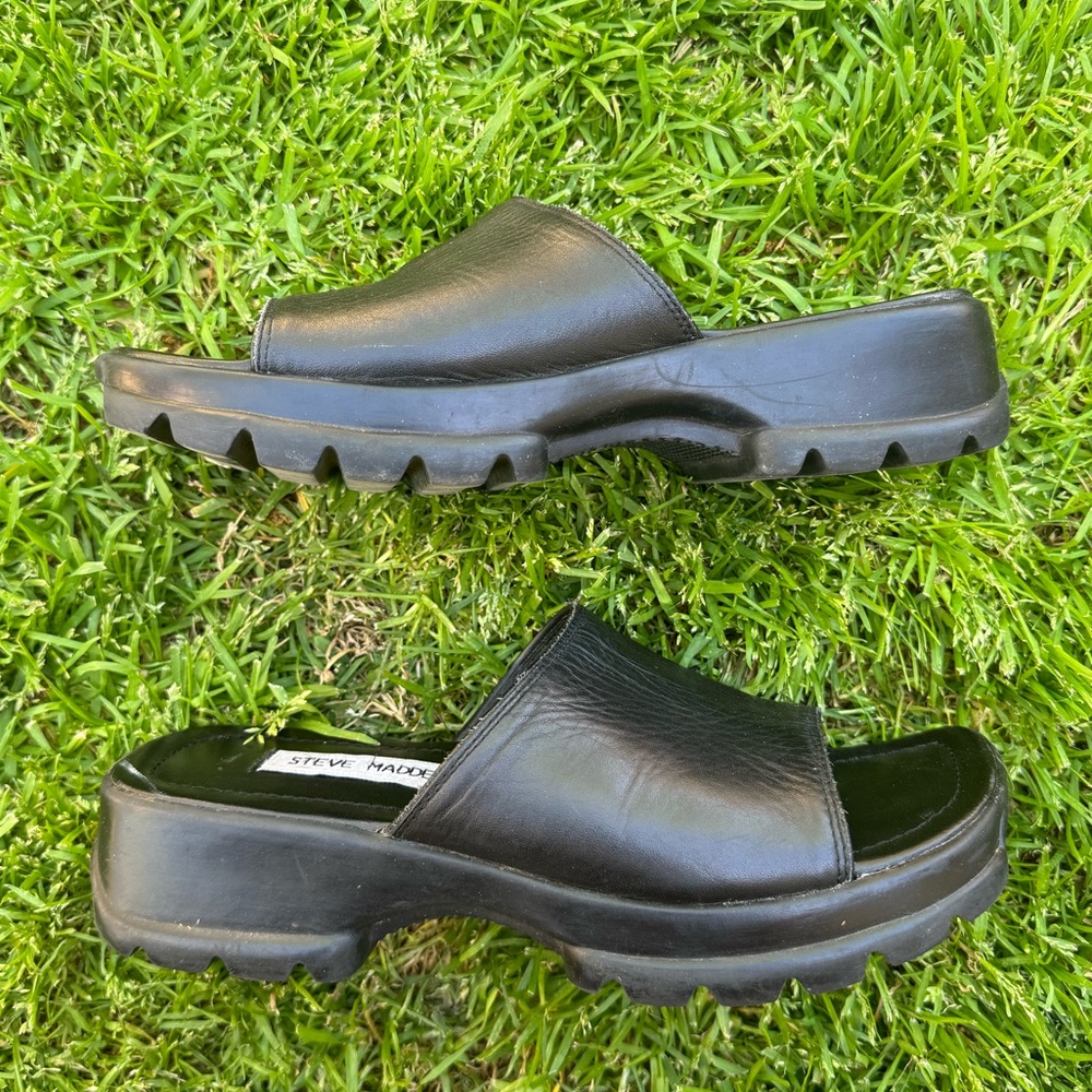 Vintage 90s STEVE MADDEN chunky sandals